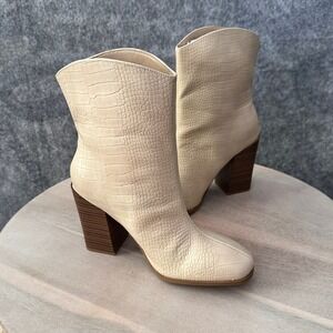 Journee Collection Womens Western Boots Size 7.5 Cowboy Ivory Ankle Boots New
